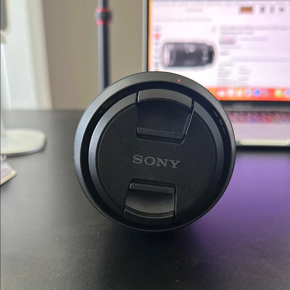Sony Alpha 70-350mm F4.5-6.3 G OSS Super-Telephoto APS-C Lens Black Camera Lens